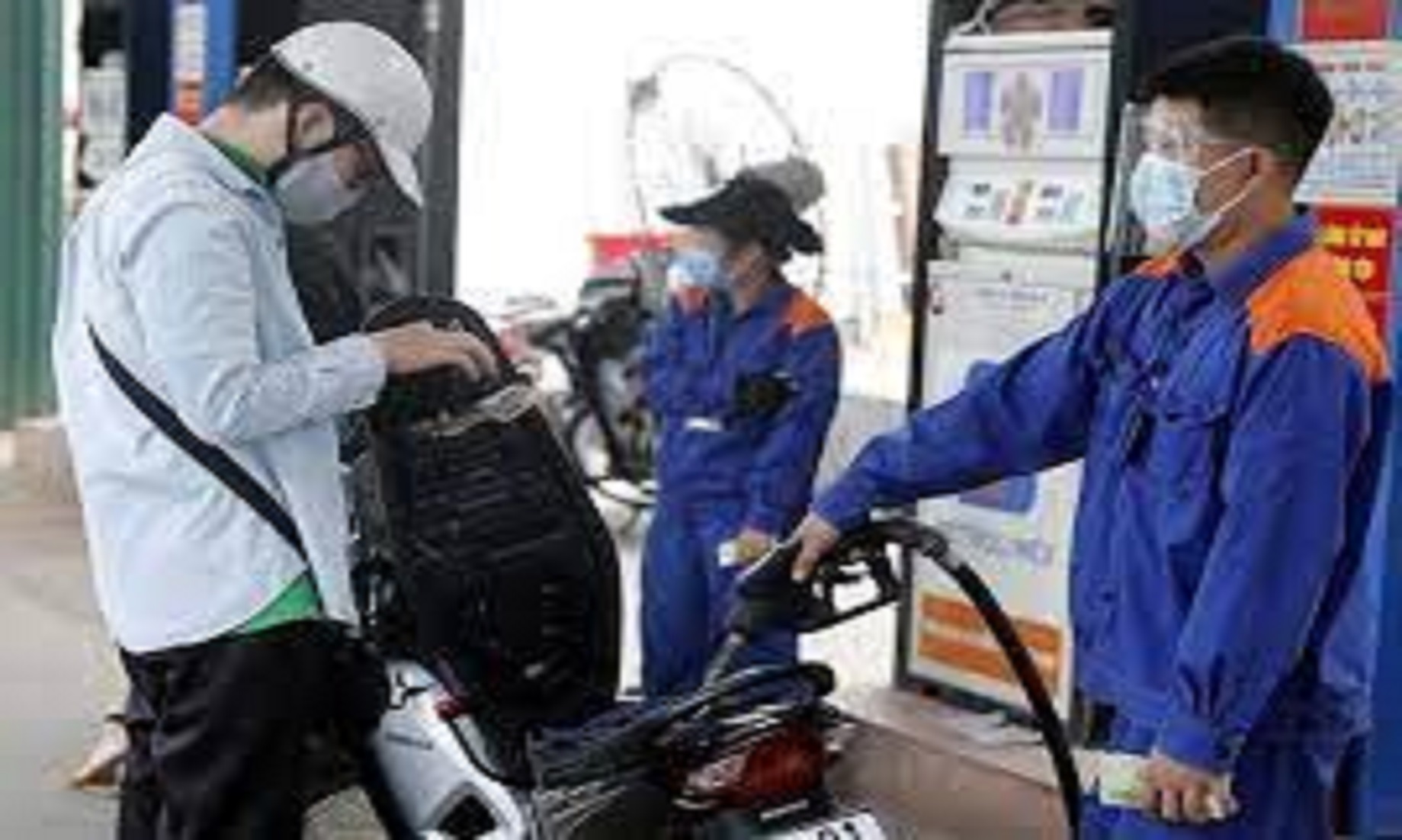 Petrol Prices Up For 11th Time In Vietnam This Year