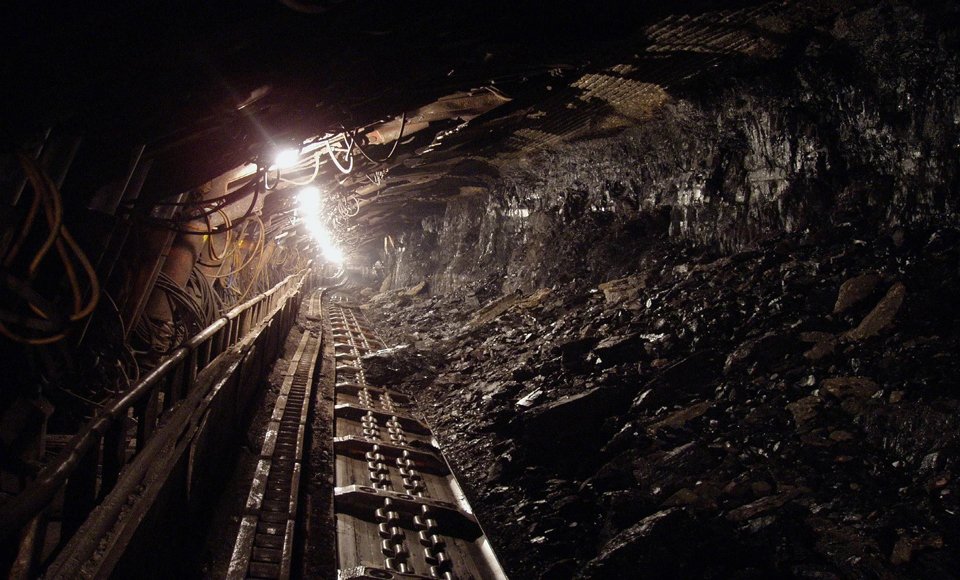 14 miners trapped in Colombian coal mine