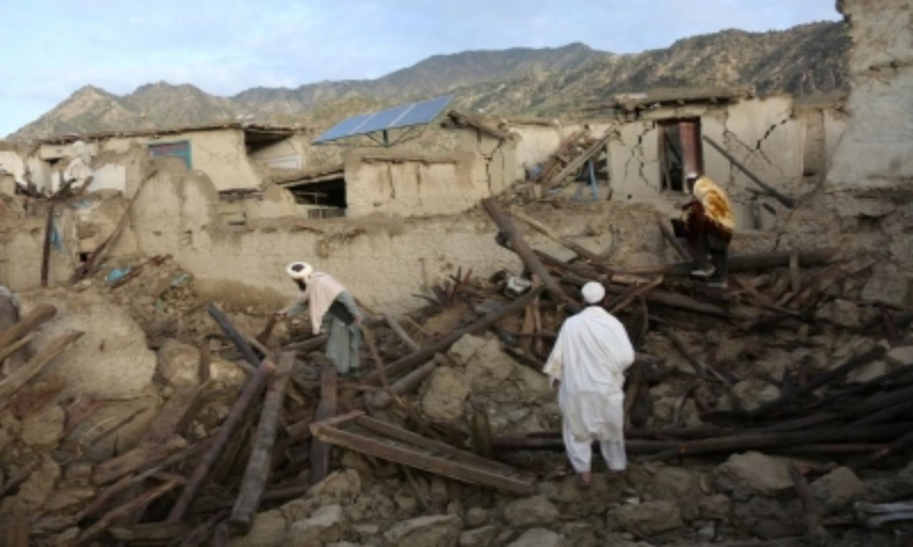 Earthquake Jolted Afghanistan, 14 Injured, Numerous Houses Destroyed