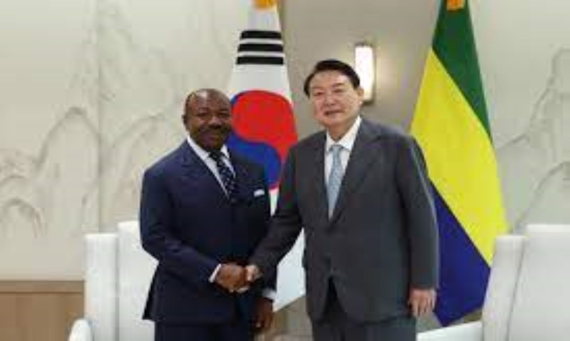 S.Korean, Gabonese Presidents Held Talks In Seoul