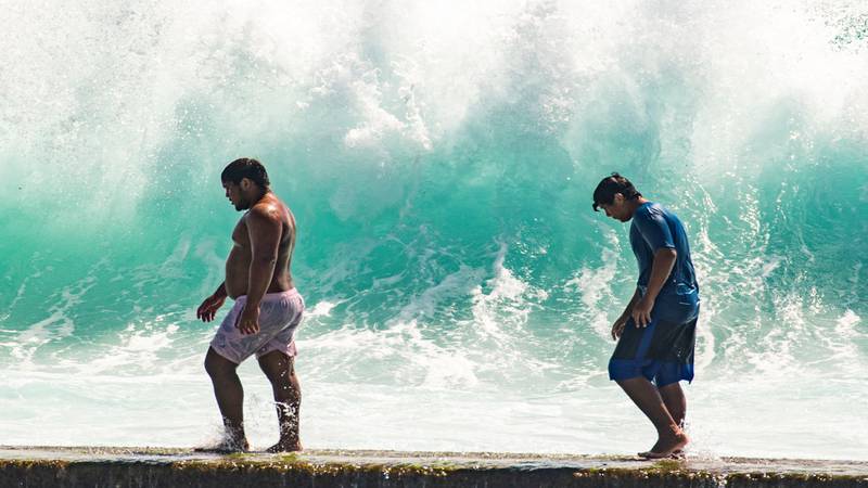 US: Hawaii towering waves crash into homes, weddings during south swell