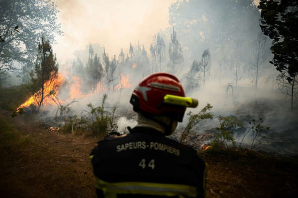 Heatwaves: UK breaches 40C for first time, heat records tumble in France