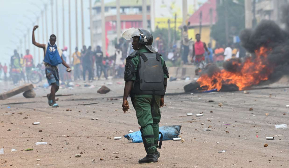 Deaths reported after fresh protests in Guinea; journalists attacked by protesters