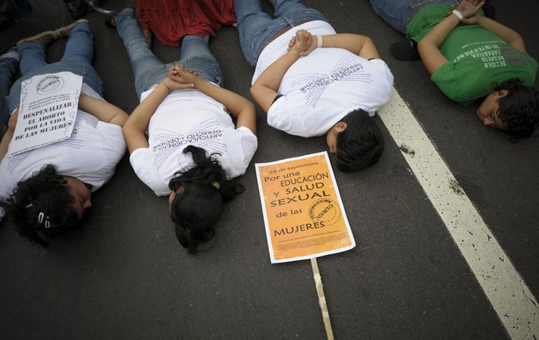 Abortion: Salvadorean woman sentenced to 50 years