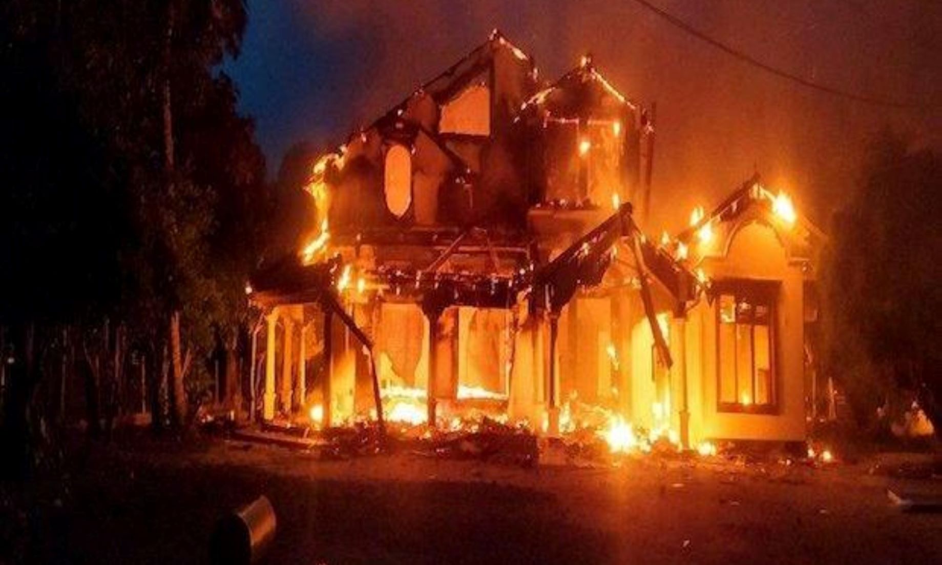 Sri Lankan PM’s House Set On Fire