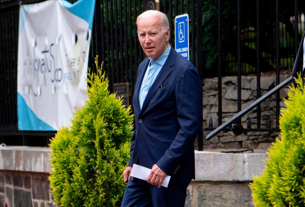 US Senate Democrats urge Pres Biden to declare climate emergency