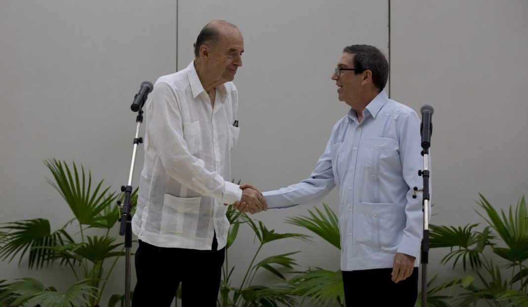 Colombia seeks to restart peace talks with ELN guerrilla in Havana