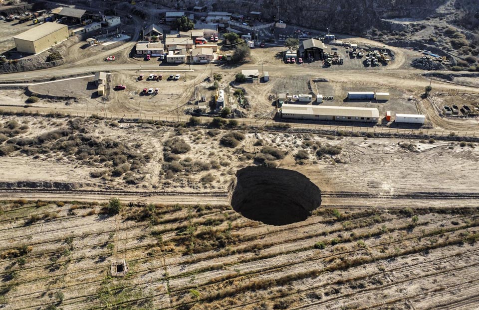 Sinkhole larger than tennis court near a copper mine has Chile perplexed