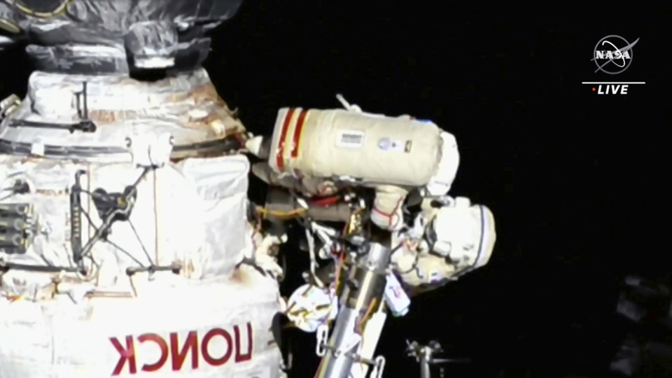 Russian spacewalk cut short due to issue with suit