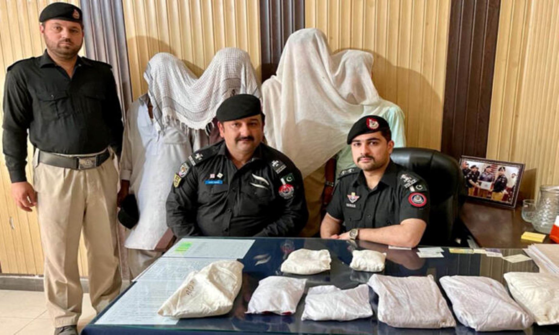 Pakistani Police Seized Six Kg Heroin In Peshawar