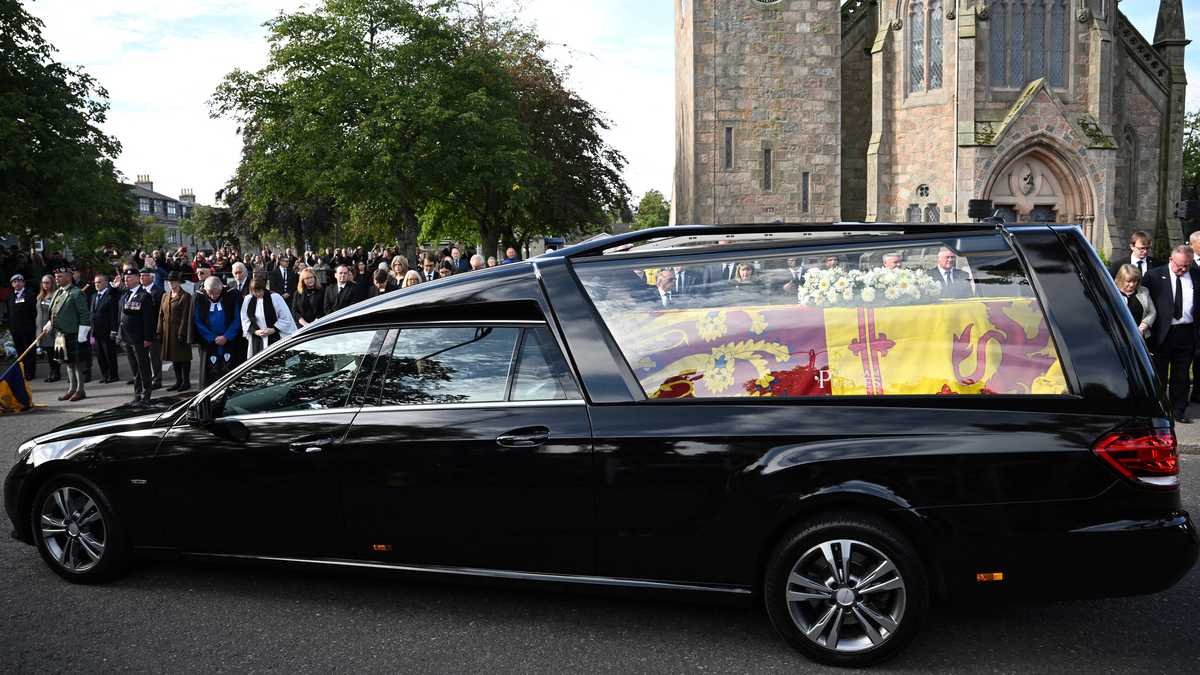 Scots the first to bid farewell to Queen Elizabeth II