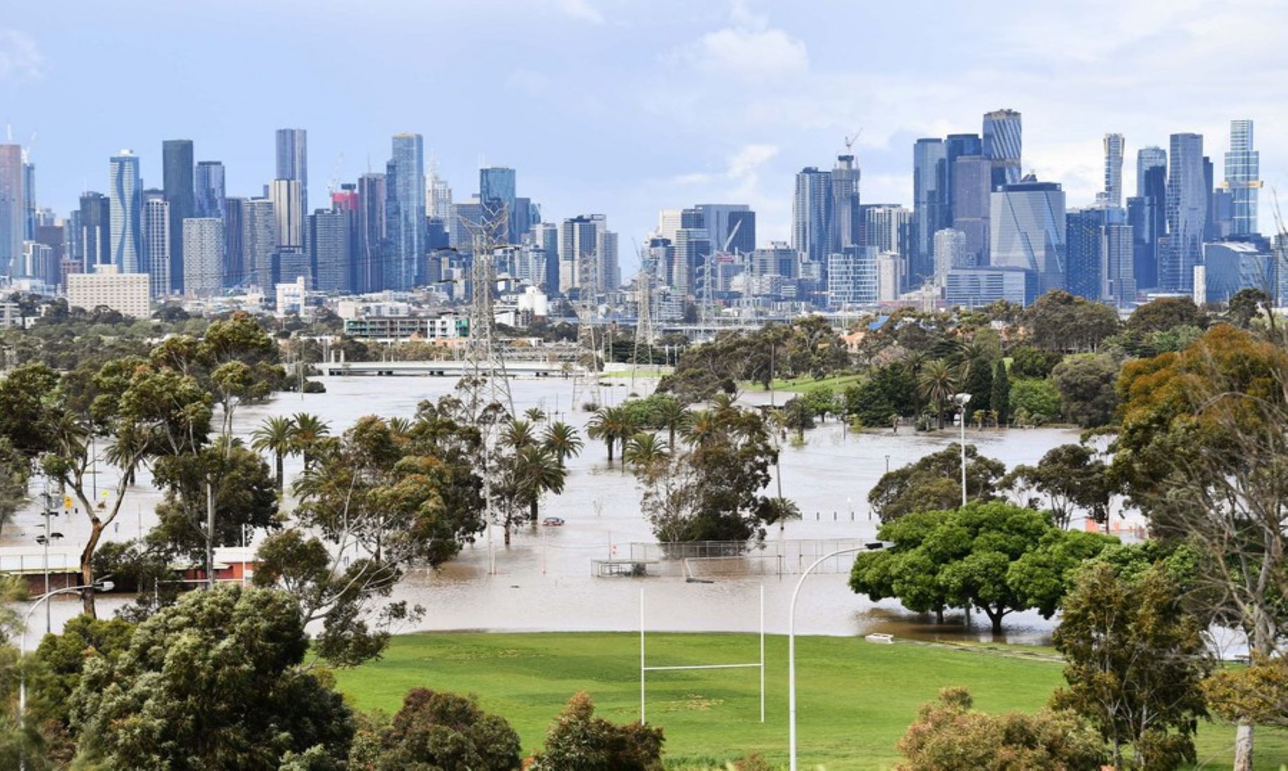 Thousands Of Homes May Be Inundated As Flood Continues In Aussie State