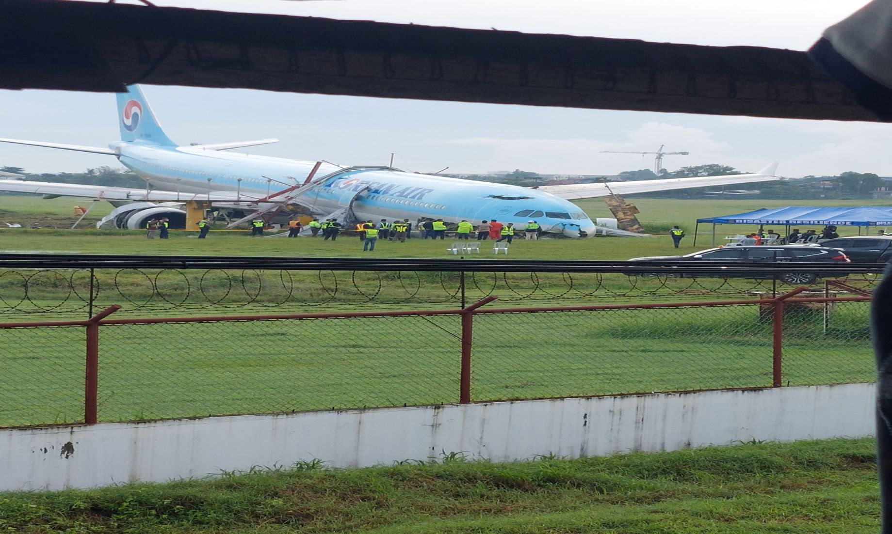 Korean Air Plane Overshot Runway, Airport Closed In Central Philippines