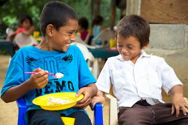 Honduran Government to deliver food to families in extreme poverty