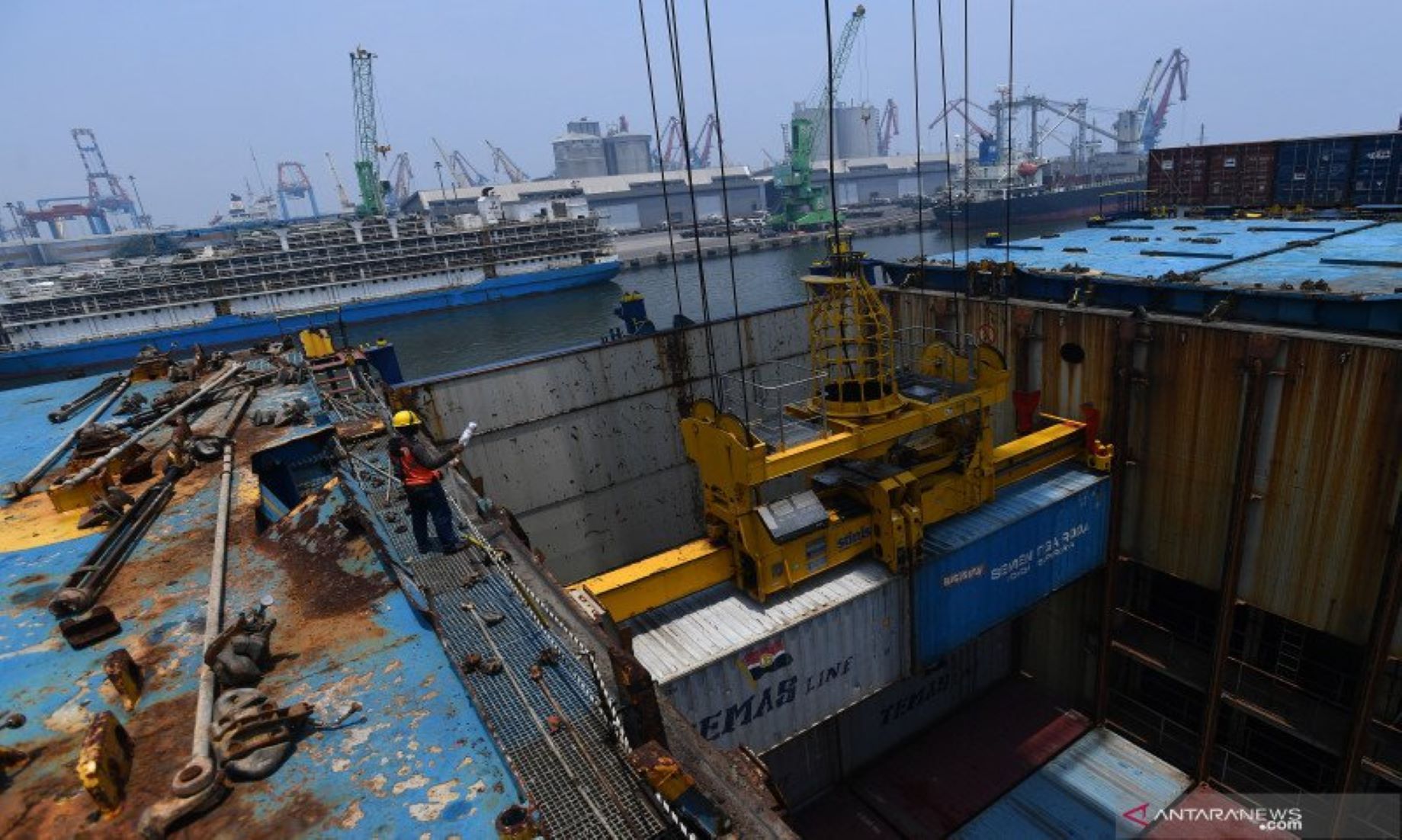 Indonesia Posted Trade Surplus Of Nearly Five Billion USD In Sept