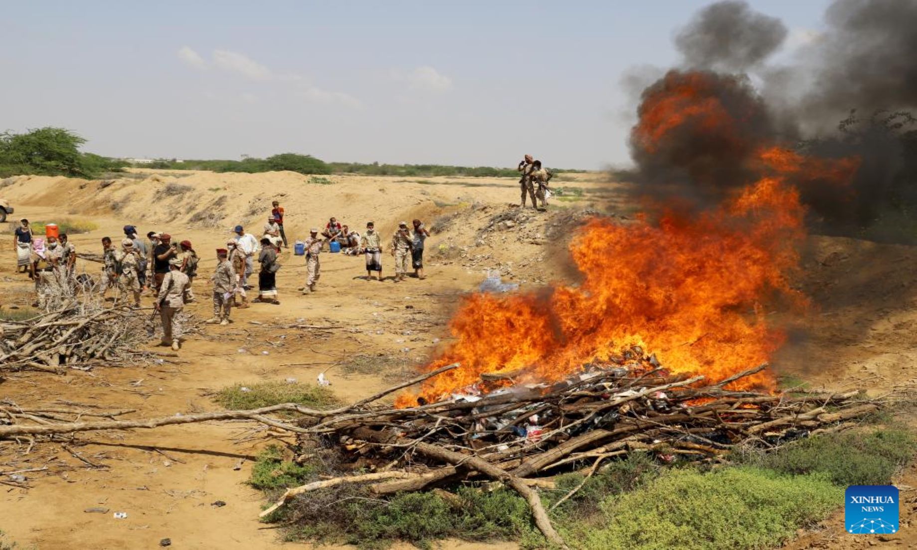 Yemeni Gov’t Forces Destroyed 1,558 Kg Of Hashish Seized In Border Area