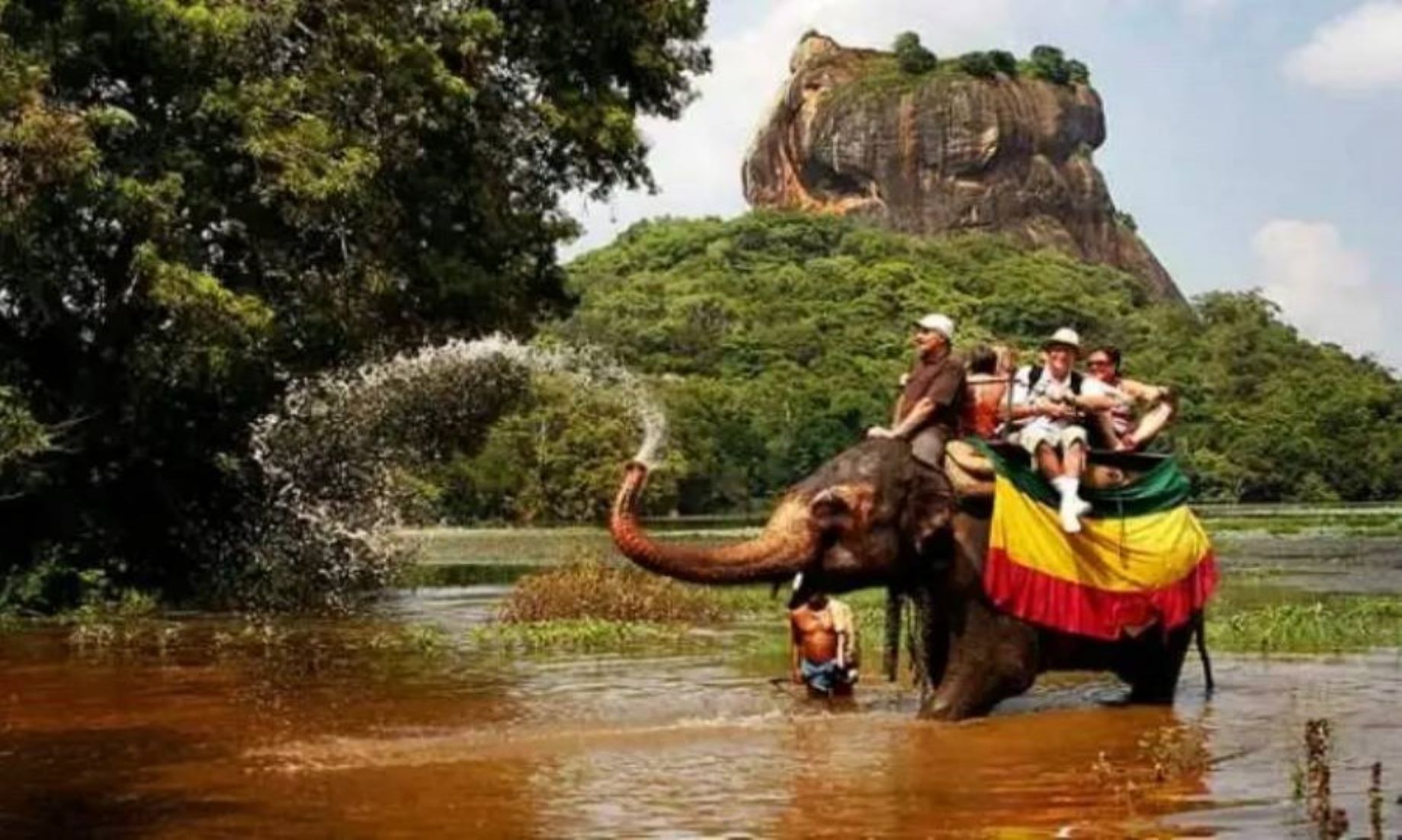 Sri Lanka’s Tourism Earnings Surpassed One Billion USD In First 10 Months