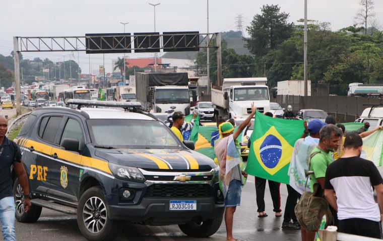 Brazilian police disperse road blockades