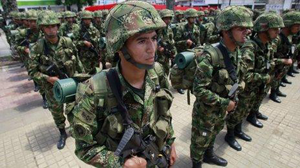 Colombia sending troops to southern border to fight drug gangs