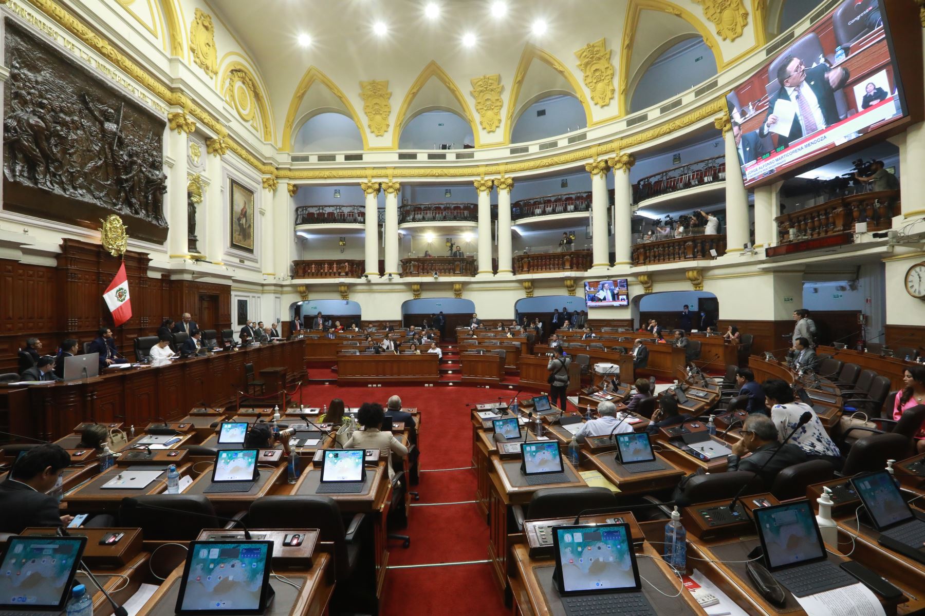 Peru: Congress approves motion rejecting interference by Mexican, Colombian Presidents