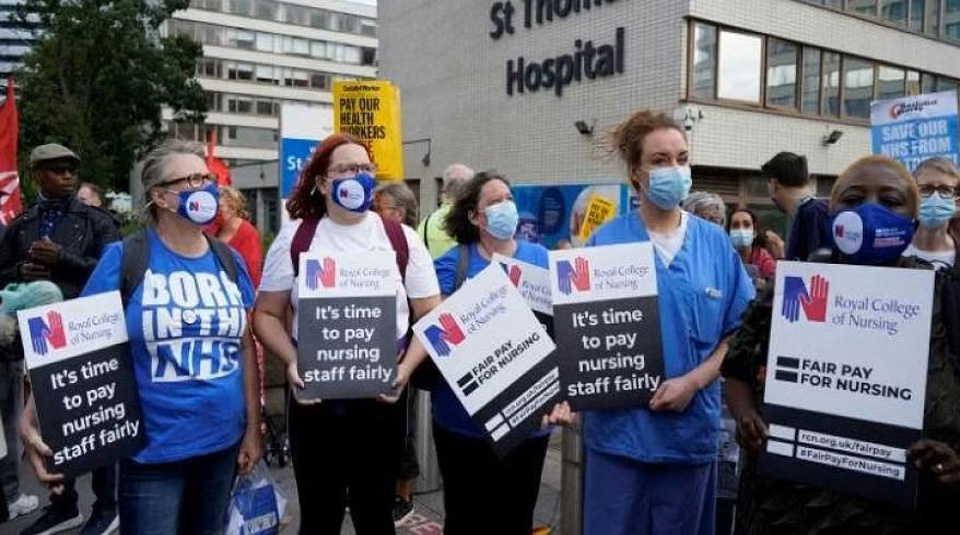 UK nurses begin unprecedented walkout