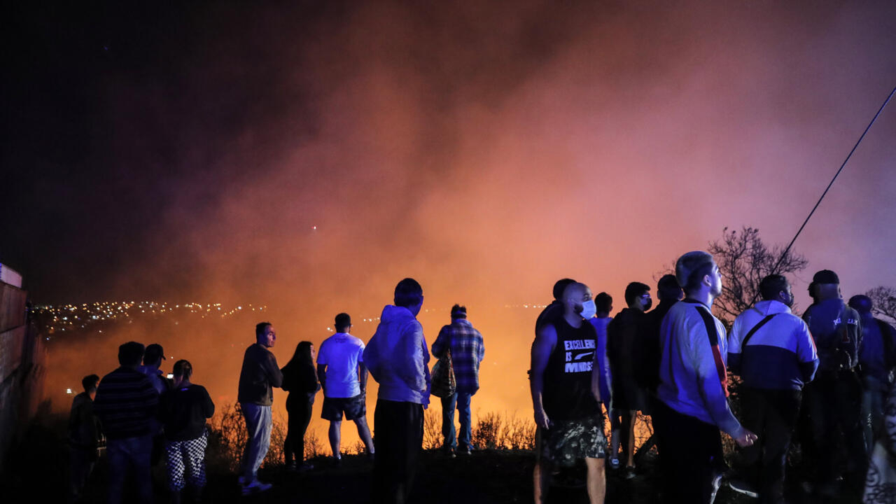 Chile: Two dead, 400 homes damaged in seaside resort town fire