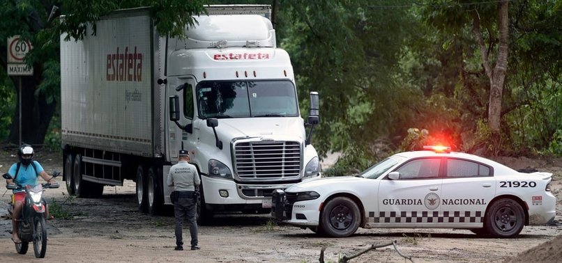 MEXICO: 15 tourists killed and a dozen injured when bus flipped over and crashed