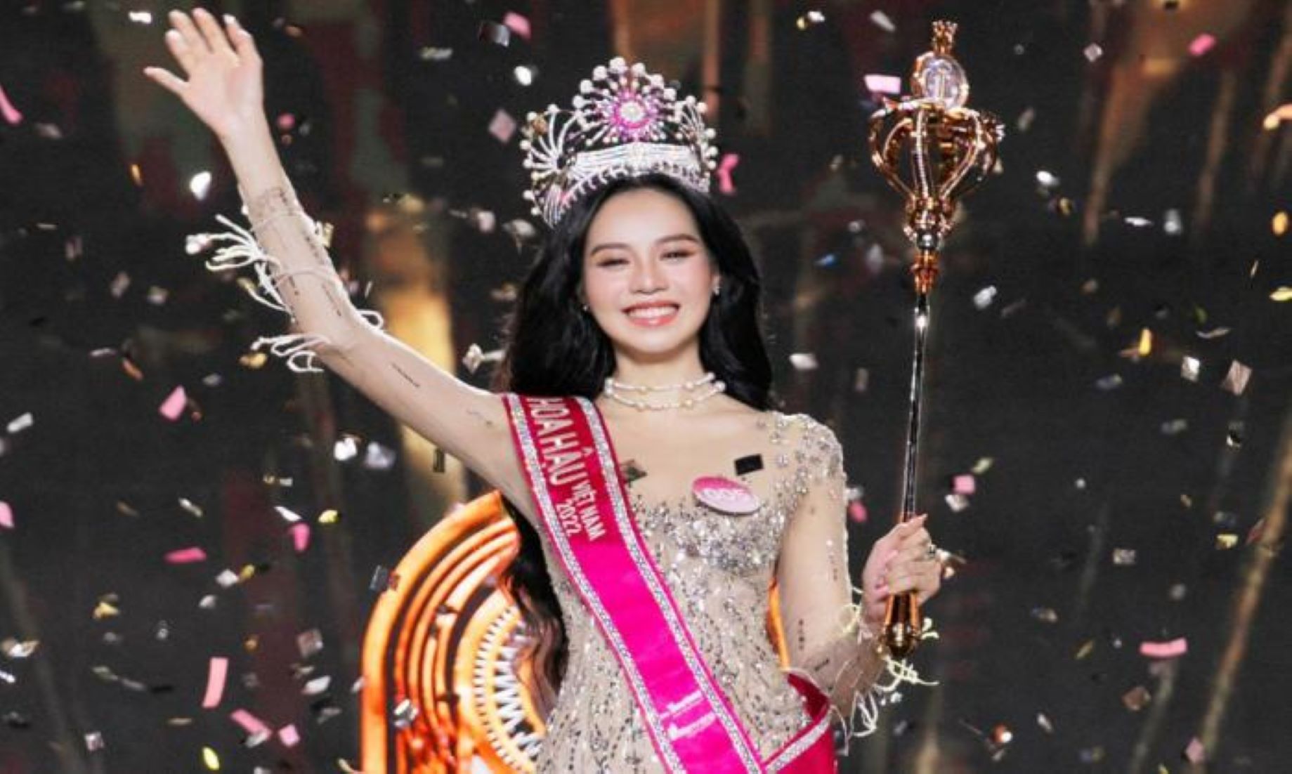 19-Year-Old University Student Crowned Miss Vietnam 2022