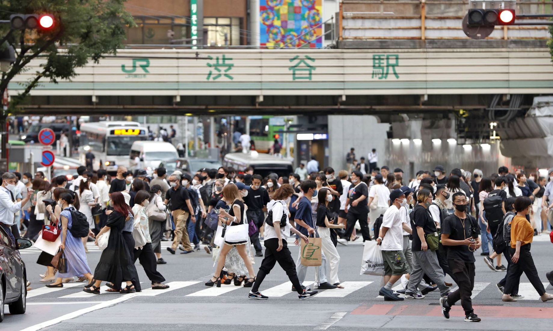 Japan Logged Record 371 Daily COVID-19 Deaths Amid Eighth Wave