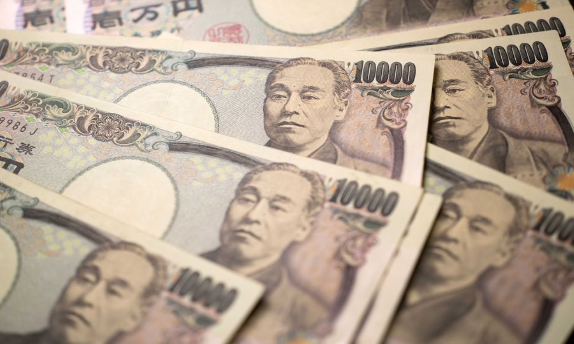 Institutions Expect Stronger Japanese Yen Against U.S. Dollar In New Year