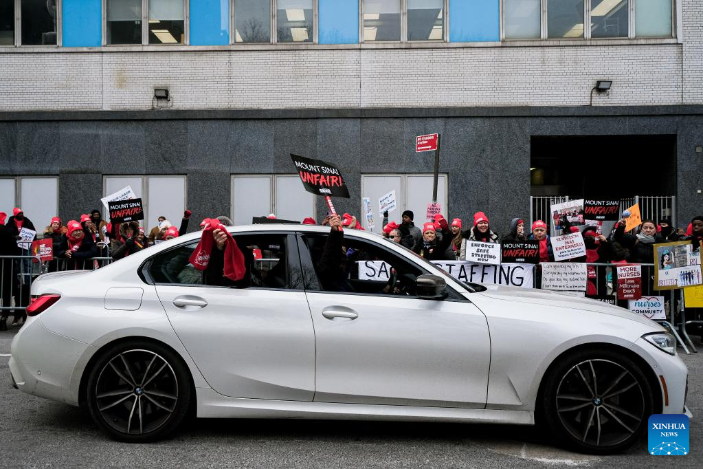 US: Thousands of nurses go on strike for 3rd day in New York City