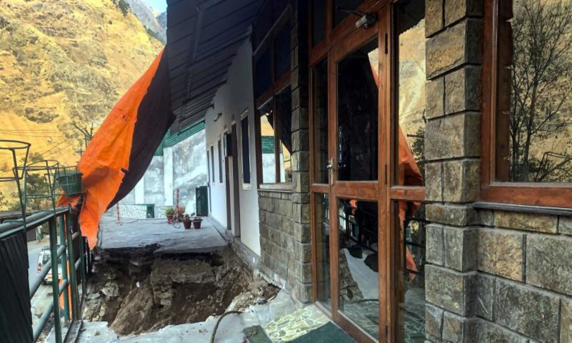 India To Take Satellite Images To Probe On Houses Sinking In Uttarakhand