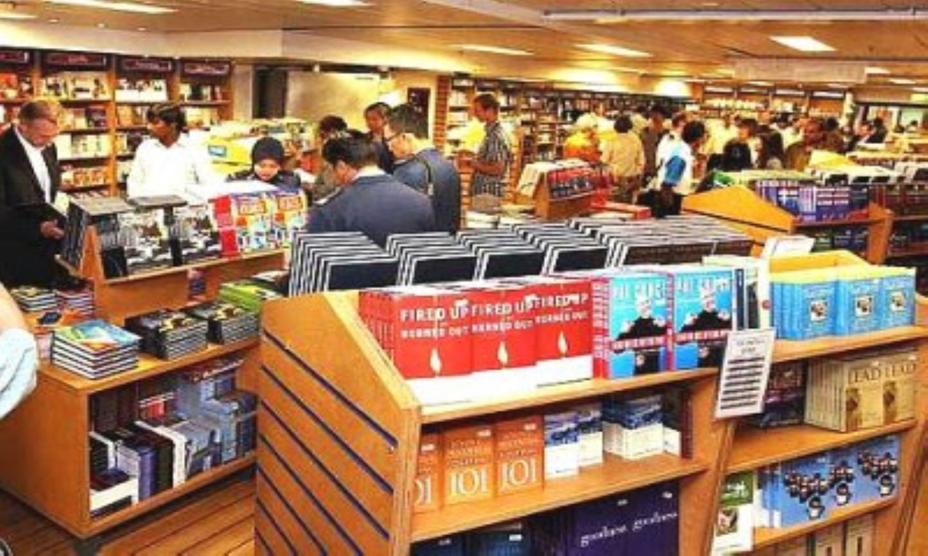 Floating Book Fair Brings Hope, Joy To Lebanese In Hard Times