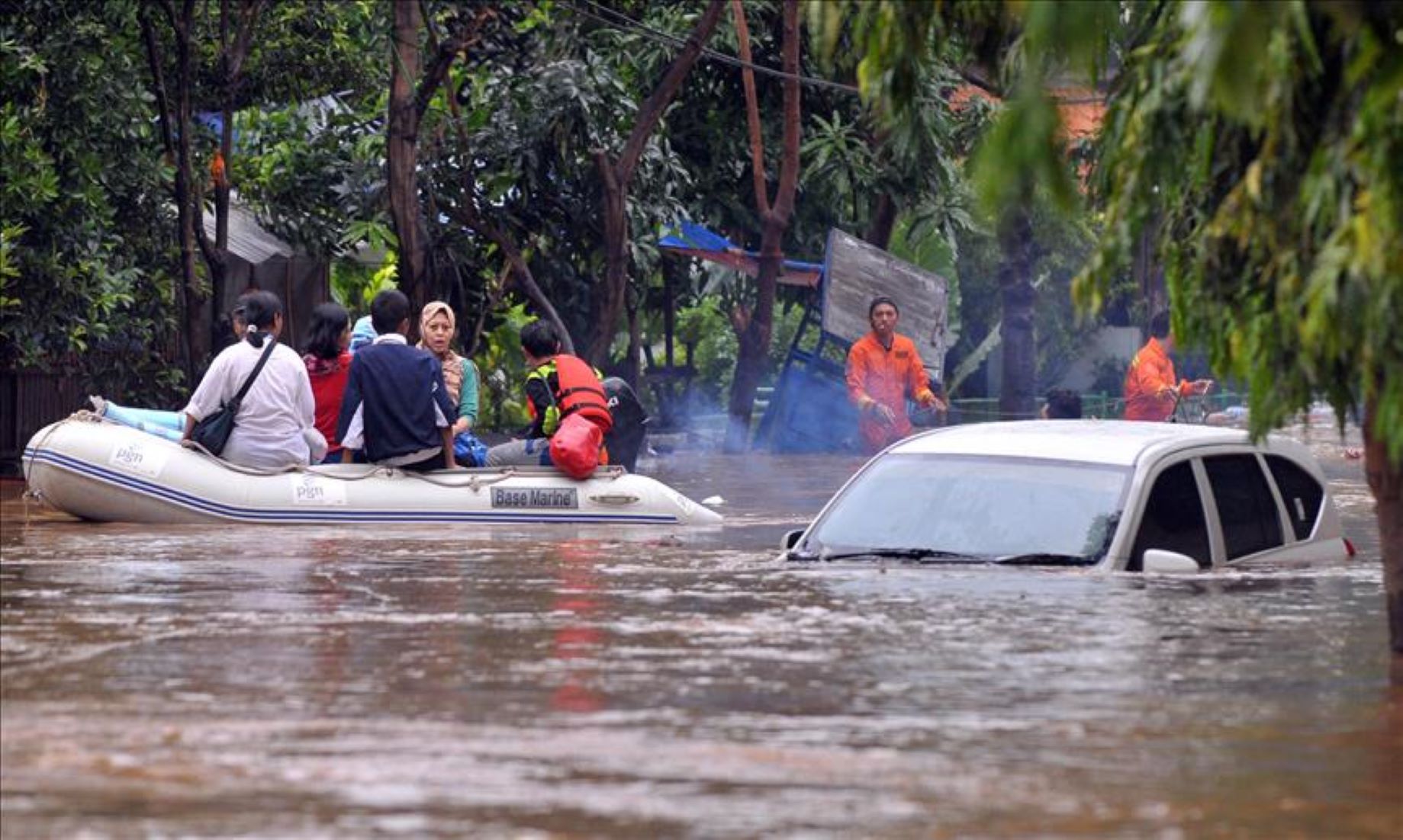 Five Dead In Road Accident Due To Heavy Rain In Indonesia