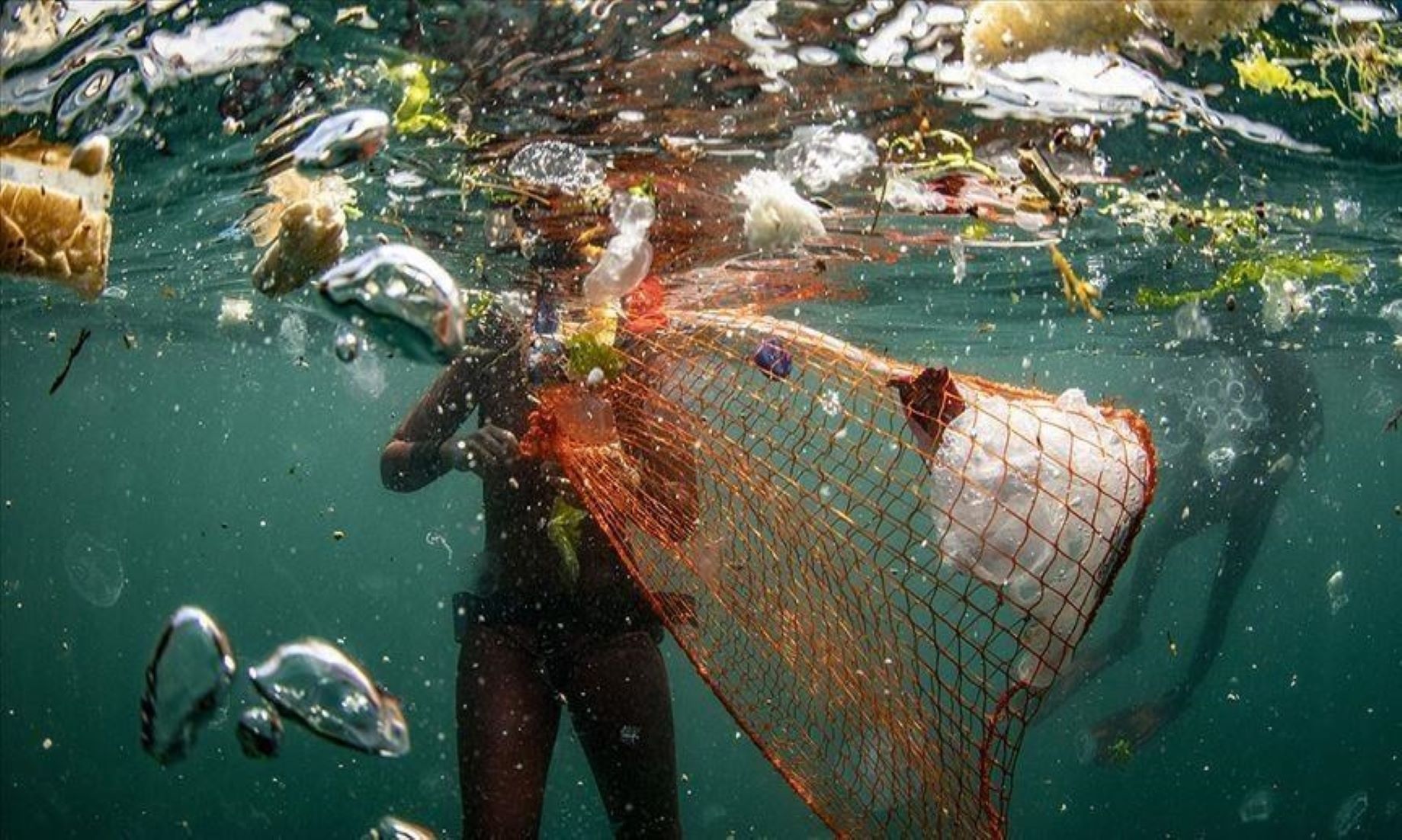 Tanzanian Young Women Collect Plastic Wastes To Protect Indian Ocean