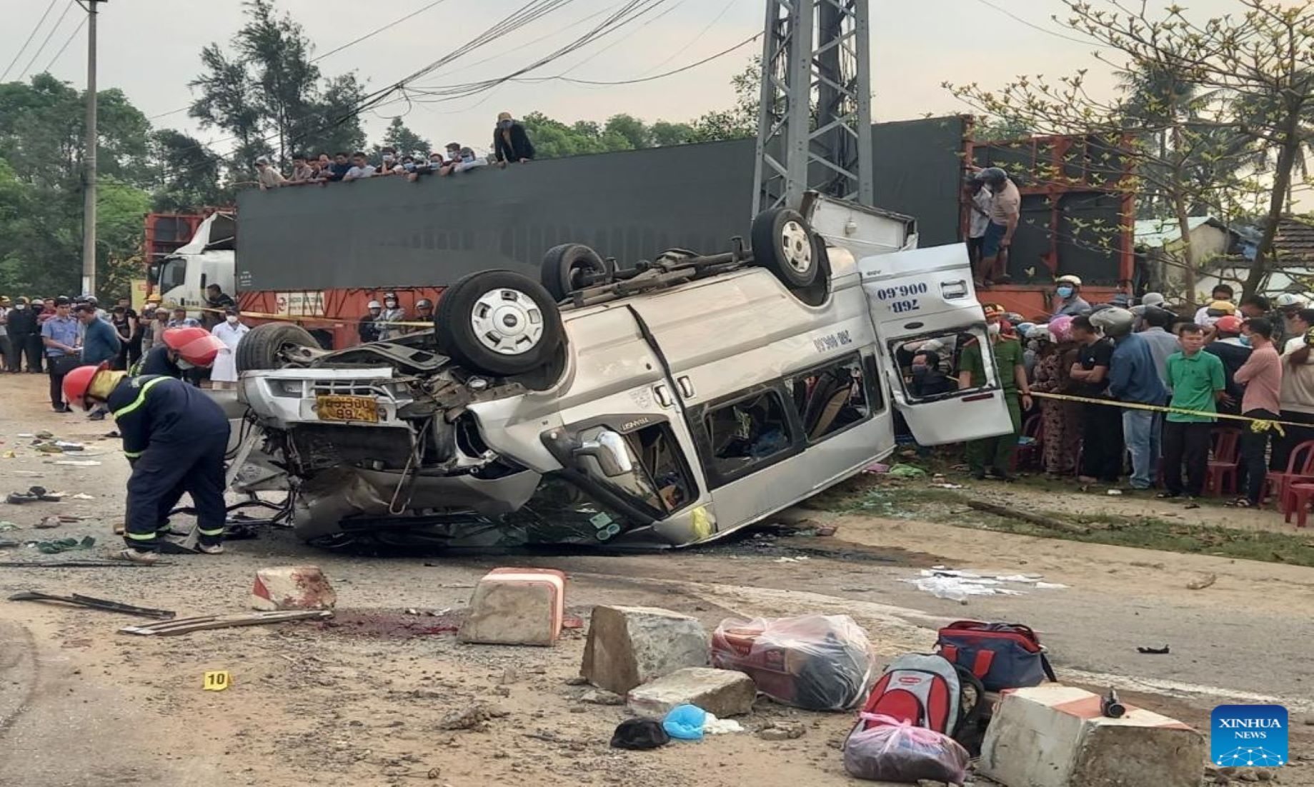 Eight Killed In Road Accident In Central Vietnam