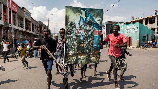 DR Congo crisis: Students march in Goma to show support for army