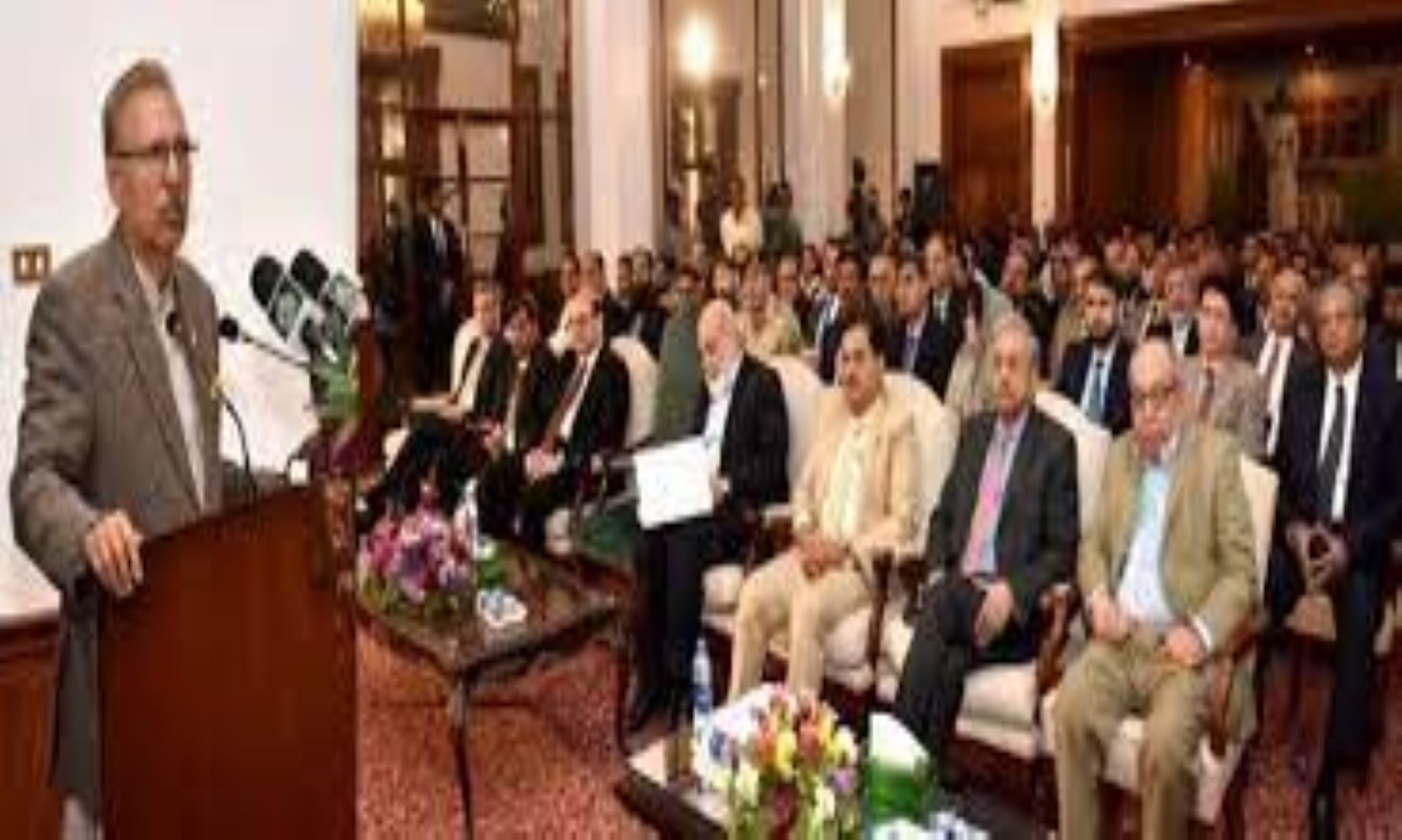 Pakistan To Improve Insurance Sector To Strengthen Economy: President