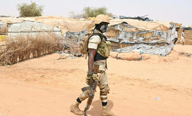 Suspected terrorists kill 10 Niger soldiers in ambush: ministry