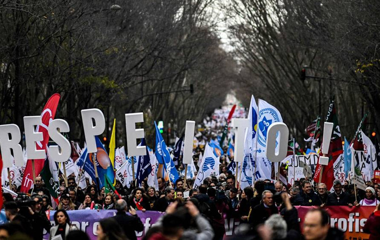 Portugal: Thousands join teachers’ protests demanding higher pay and better working conditions