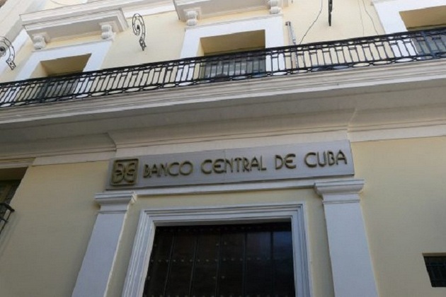 Cuba axes central bank president, names a replacement