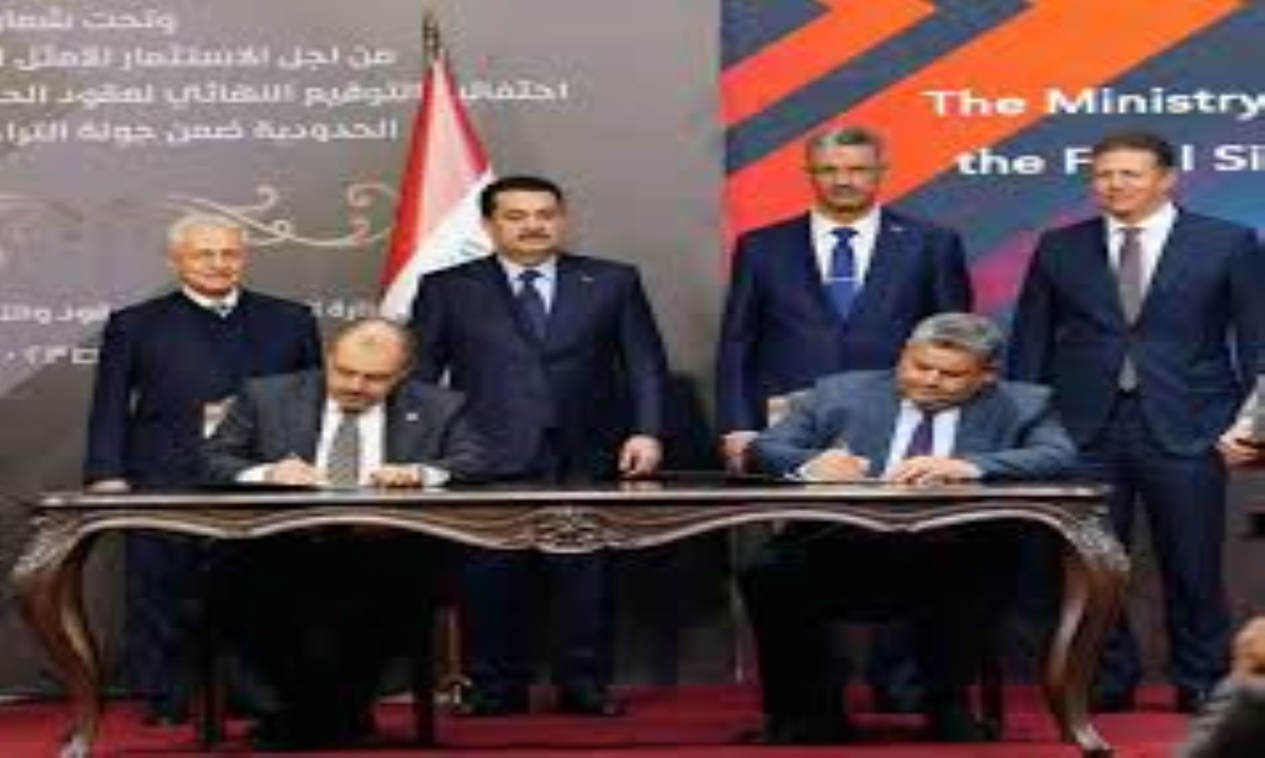 Iraq Signed Energy Deals With Chinese, UAE Companies To Develop Oil, Gas Fields