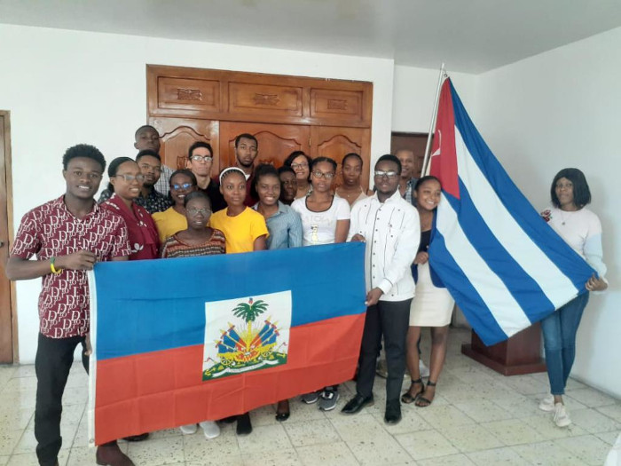 First group of Haitian scholarship students travels to Cuba