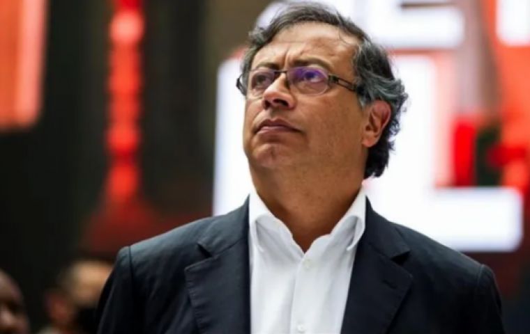 Colombian Pres Gustavo Petro has been officially banned from entering Peruvian territory