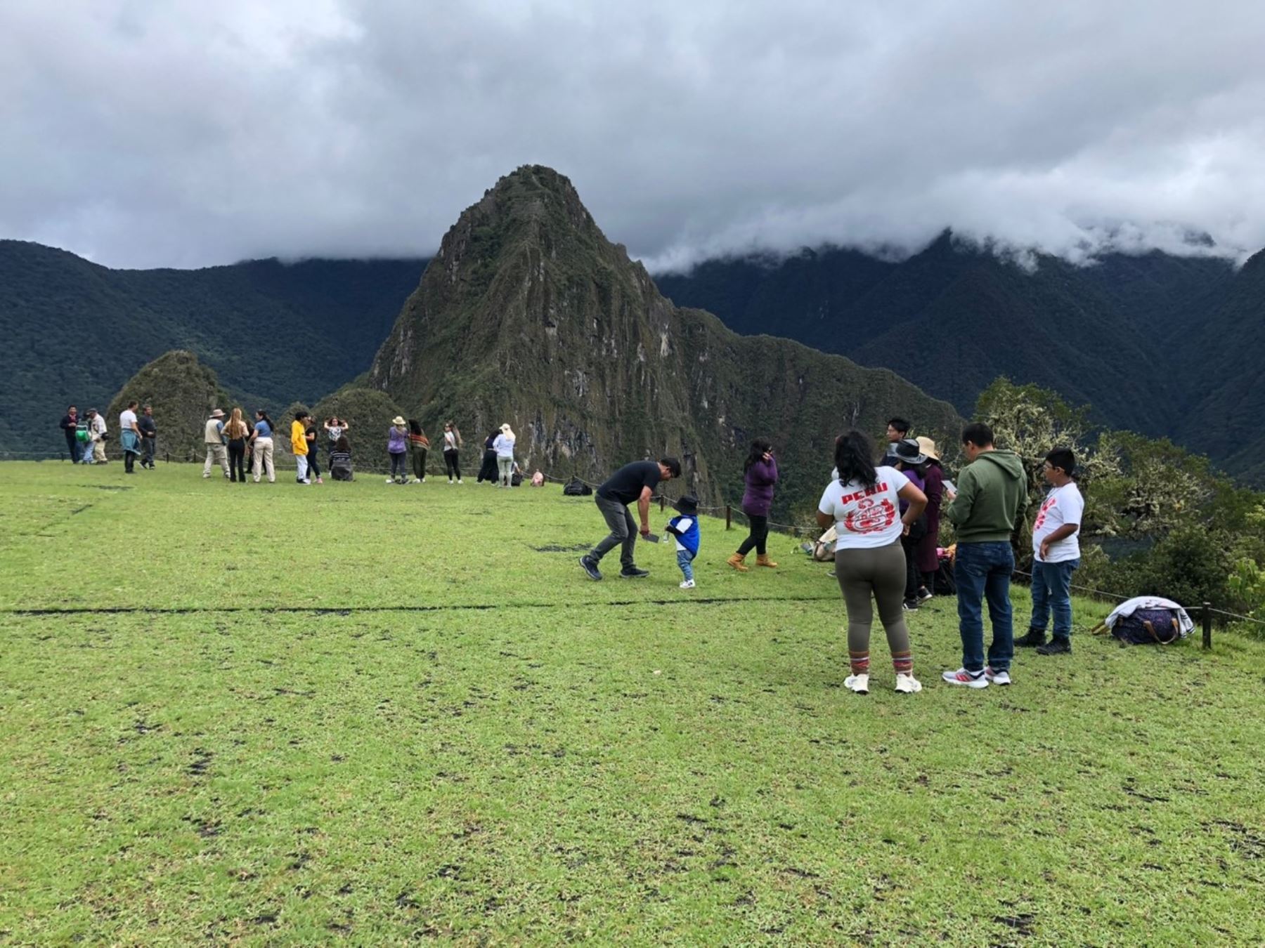 Peru: Machu Picchu received nearly 12,000 visitors since reopening