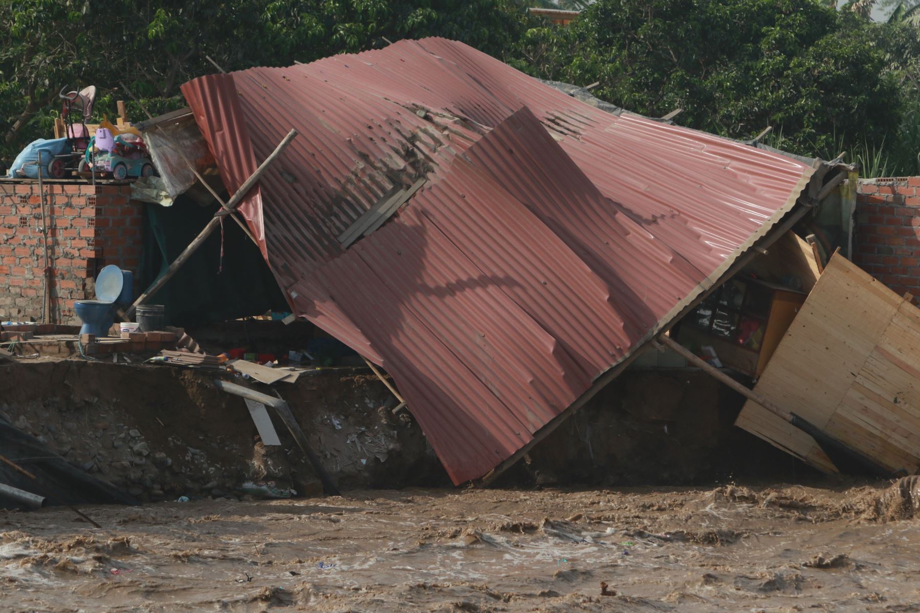 Peru’s heavy rain emergencies: 50 deaths, 7,223 victims, and over 45,000 affected people