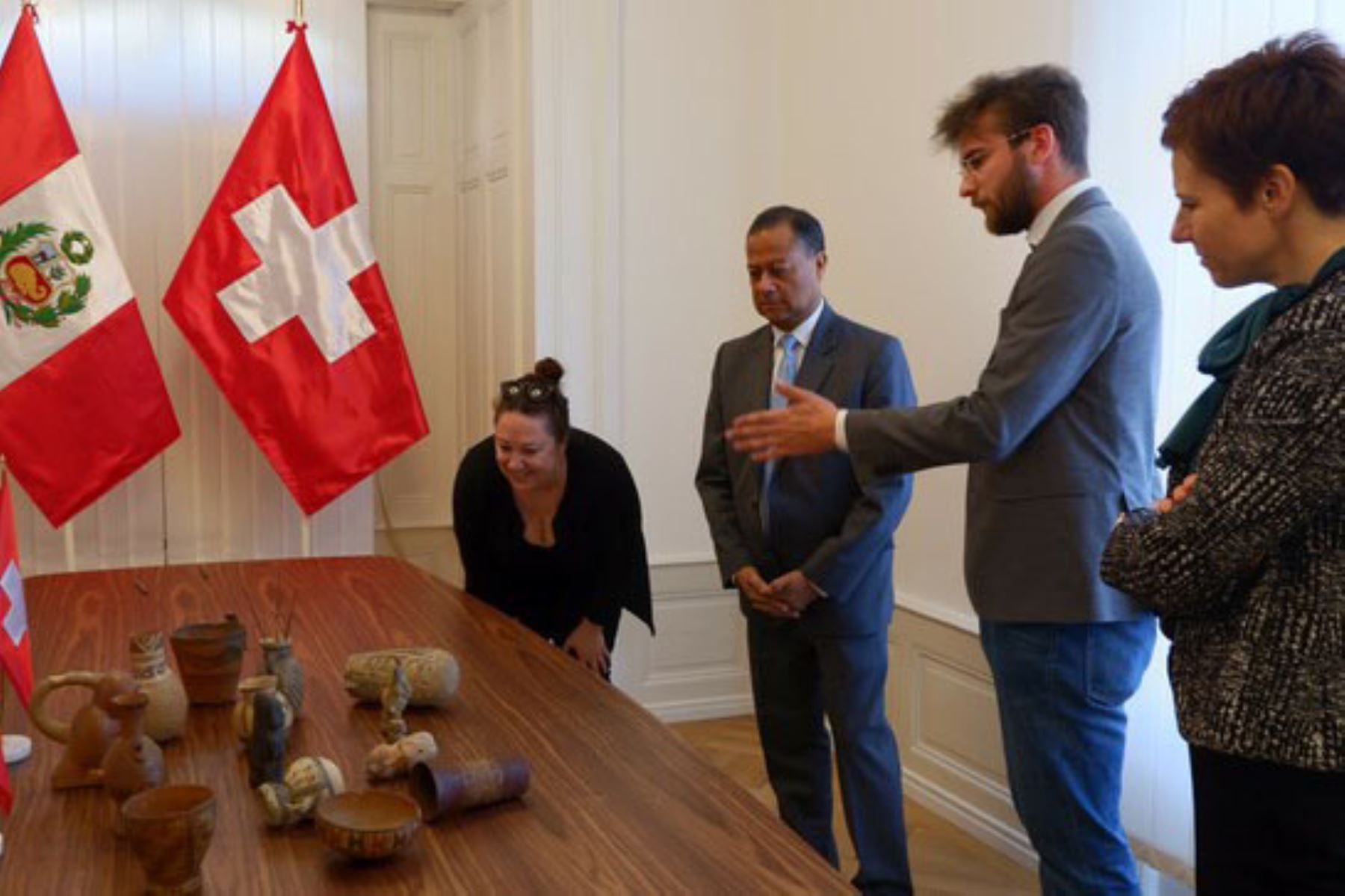 Switzerland returns 15 cultural heritage objects to Peru