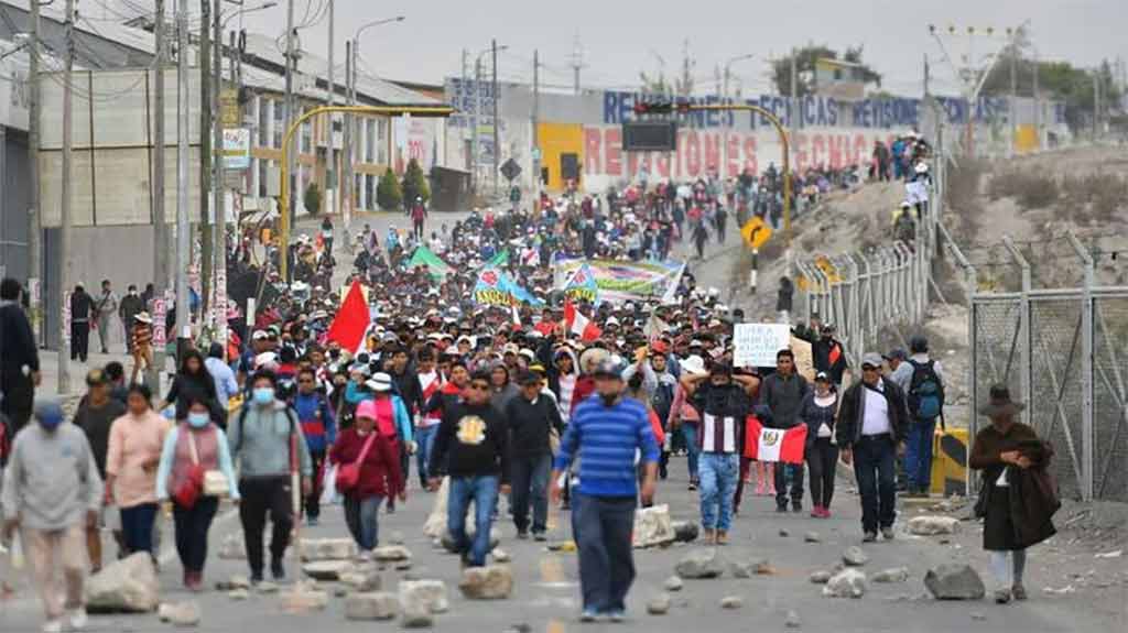 Peru unrest: Opposition blocked main routes of Peruvian capital