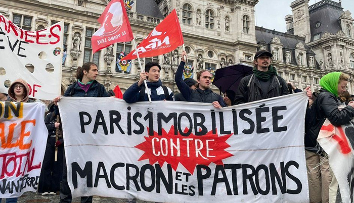 France pension reforms: Constitutional Council clears age rise to 64