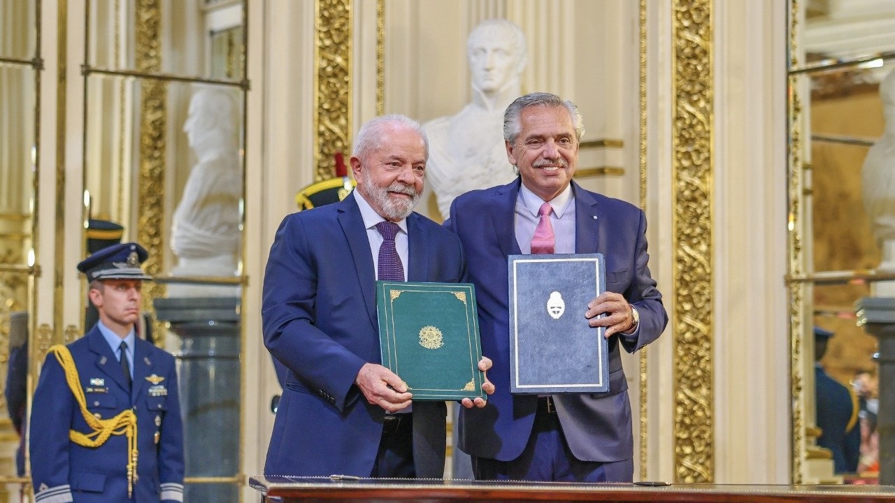 Brazilian, Argentine presidents discuss rejoining South American bloc UNASUR